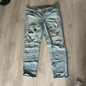 Size 12 American eagle “tomboy” ripped jeans. Non stretch. Good used condition.